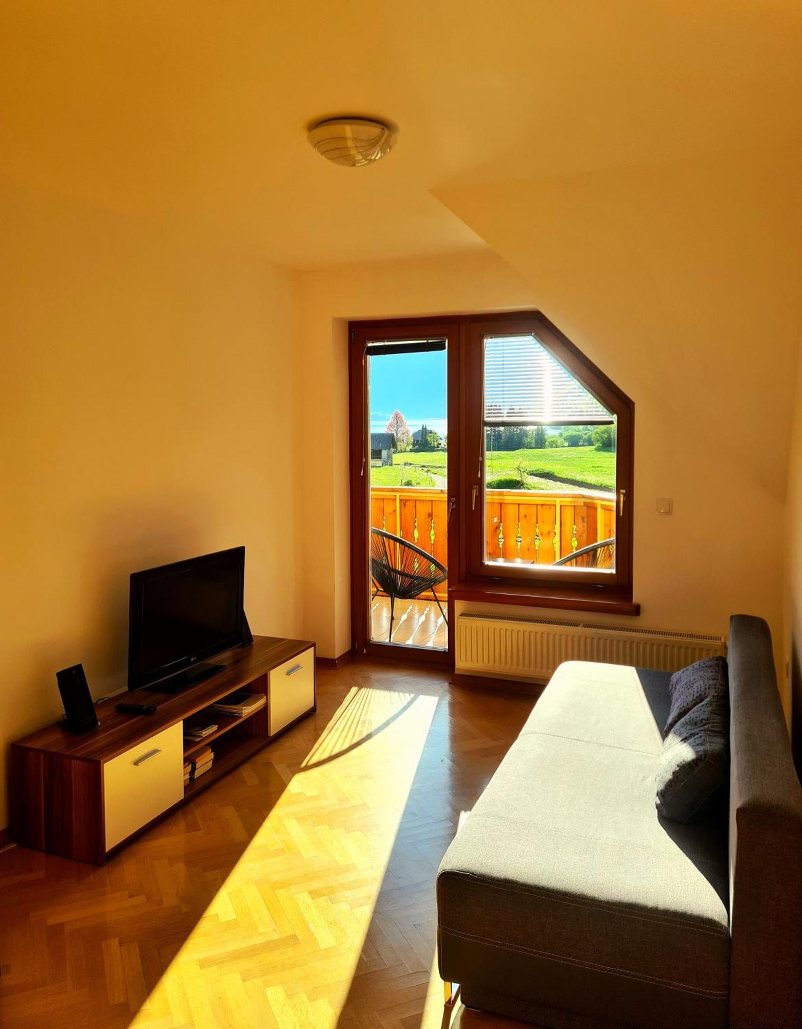 Aurora, Apartamento *
